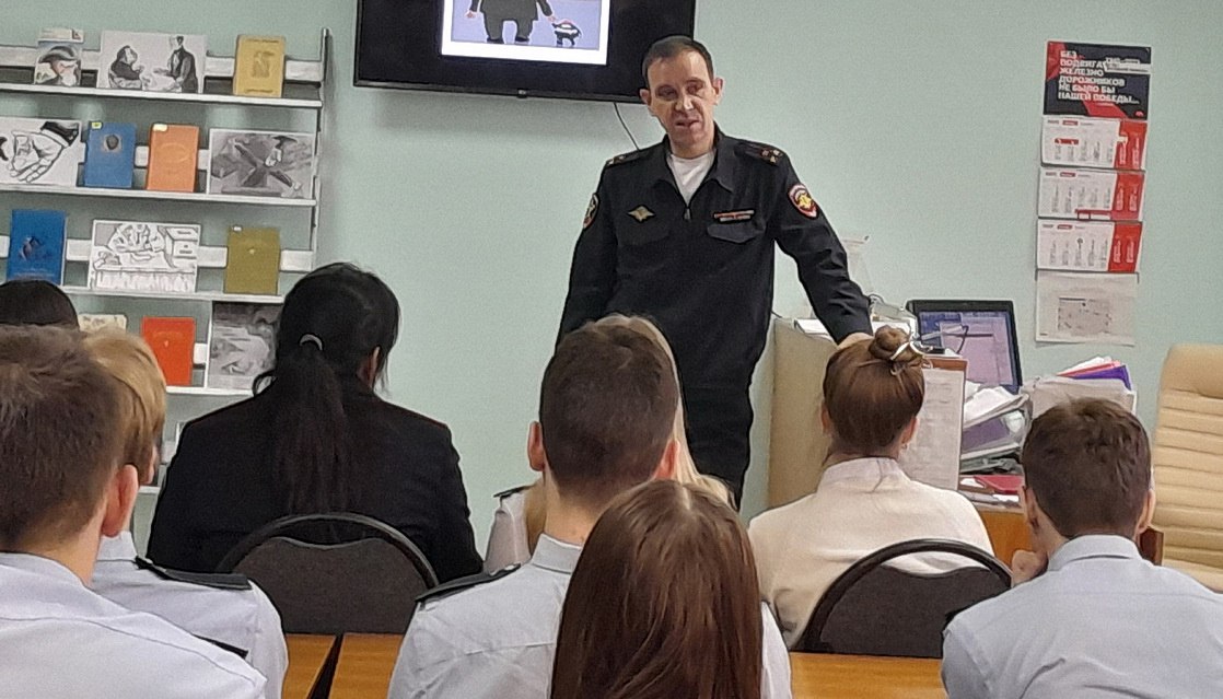 В Ижевске сотрудники транспортной полиции провели круглый стол, посвящённый борьбе с коррупцией В Ижевске сотрудники транспортной полиции провели круглый стол, посвящённый борьбе с коррупцией