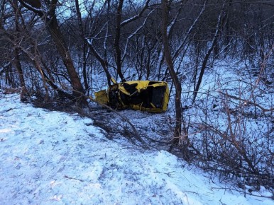 В Ижевске раскурочило машину после вылета с дороги