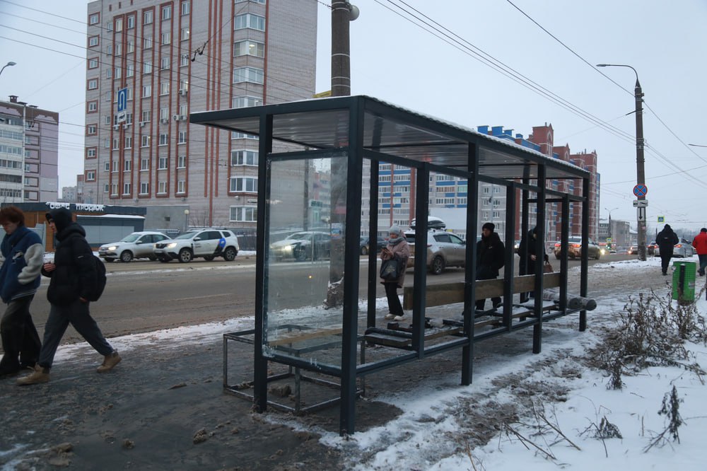 До конца года в Ижевске обещают установить 39 остановочных павильонов До конца года в Ижевске обещают установить 39 остановочных павильонов