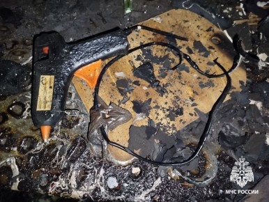 Неисправный клей-пистолет стал причиной пожара в Уве