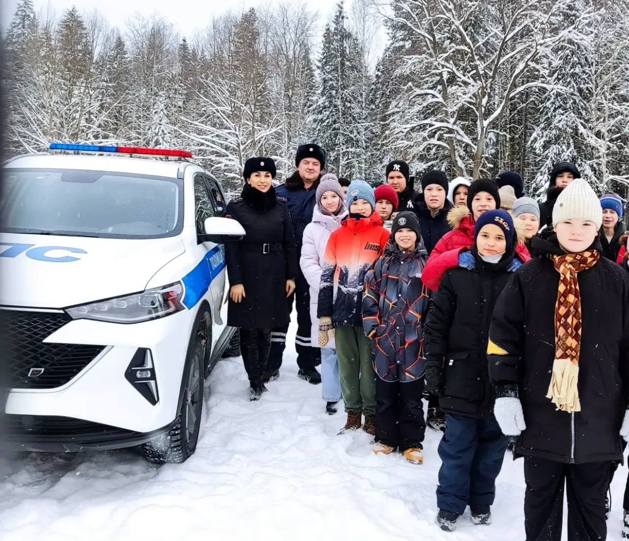 Когда теория становится жизнью: «Зимняя школа дорожной безопасности» в лагере «Ёлочка» Когда теория становится жизнью: «Зимняя школа дорожной безопасности» в лагере «Ёлочка»