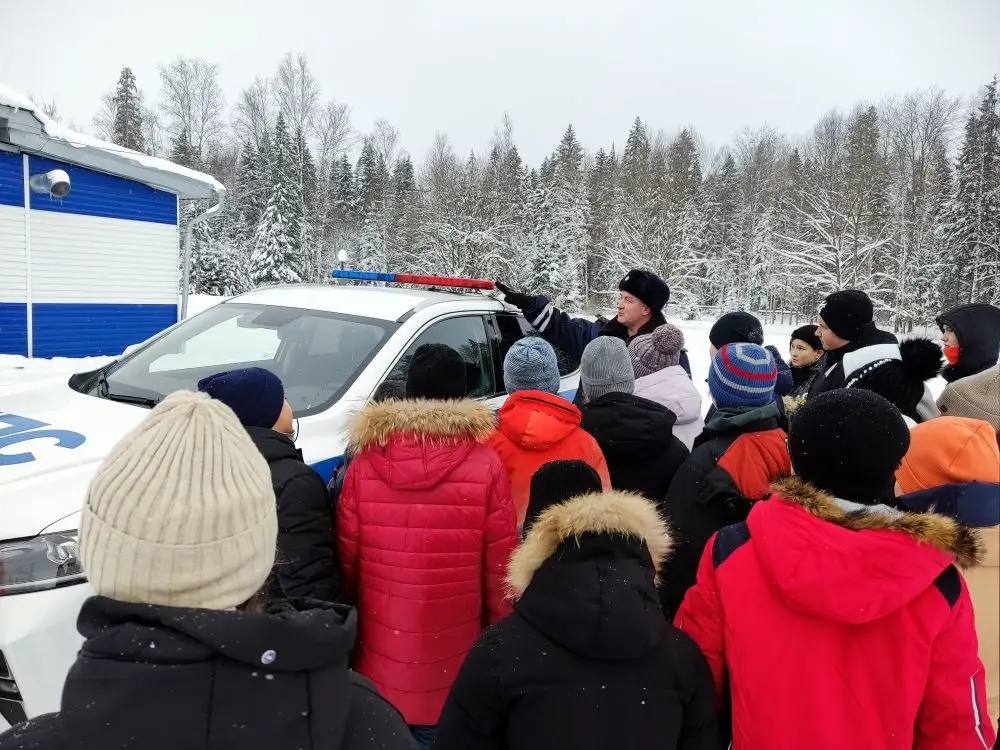 Когда теория становится жизнью: «Зимняя школа дорожной безопасности» в лагере «Ёлочка» Когда теория становится жизнью: «Зимняя школа дорожной безопасности» в лагере «Ёлочка»