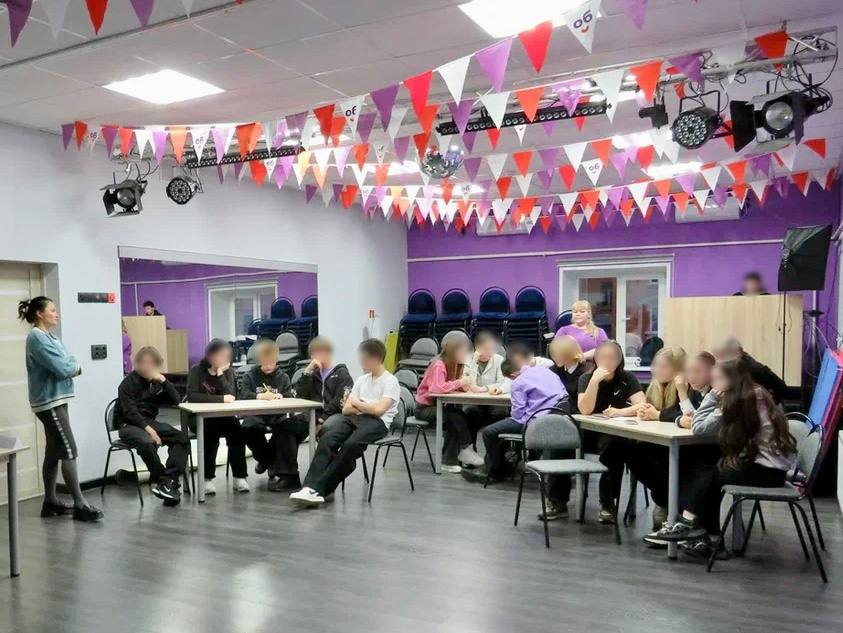 Интеллектуальный квиз по Правилам дорожного движения, а также противодействию экстремизма и терроризма прошел в молодежном центре г.Глазова Интеллектуальный квиз по Правилам дорожного движения, а также противодействию экстремизма и терроризма прошел в молодежном центре г.Глазова