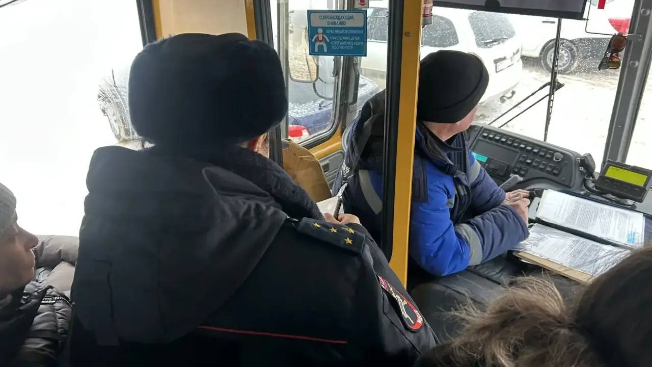 Сотрудниками управления Госавтоинспекции Удмуртской Республики на территории Кизнерского района была организована и проведена серия профилактических мероприятий, направленных на обеспечение безопасности дорожного движения в... Сотрудниками управления Госавтоинспекции Удмуртской Республики на территории Кизнерского района была организована и проведена серия профилактических мероприятий, направленных на обеспечение безопасности дорожного движения в...