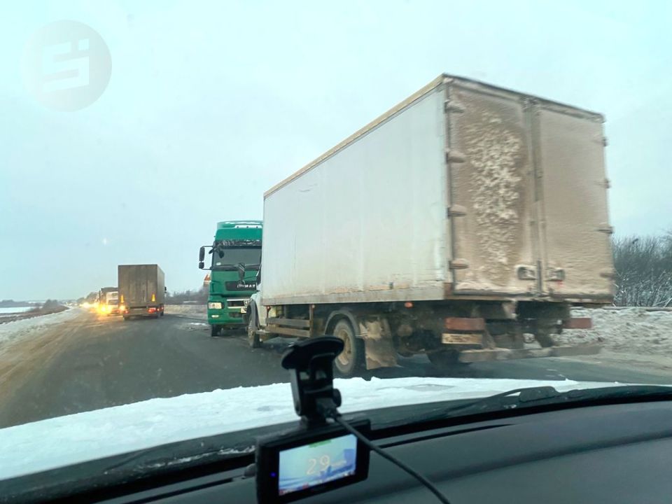 На Можгинском тракте в Удмуртии столкнулись грузовик и «Газель»