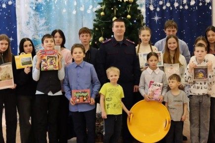 Представитель Сарапульского МСО поздравил воспитанников социально-реабилитационного центра Киясовского района с Новым годом