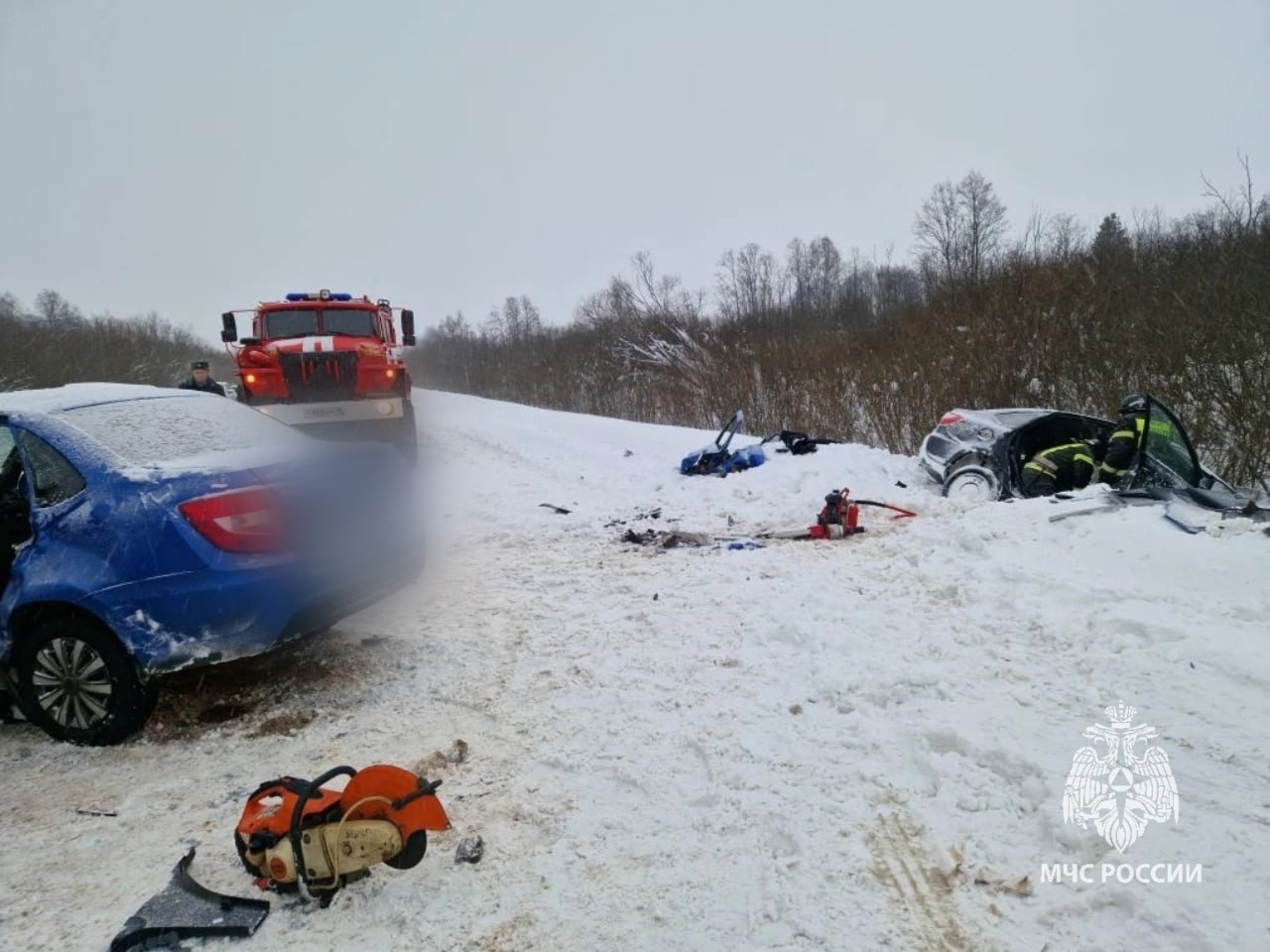 В Балезинском районе Удмуртии два человека погибли в аварии, сообщает пресс-служба МЧС региона В Балезинском районе Удмуртии два человека погибли в аварии, сообщает пресс-служба МЧС региона