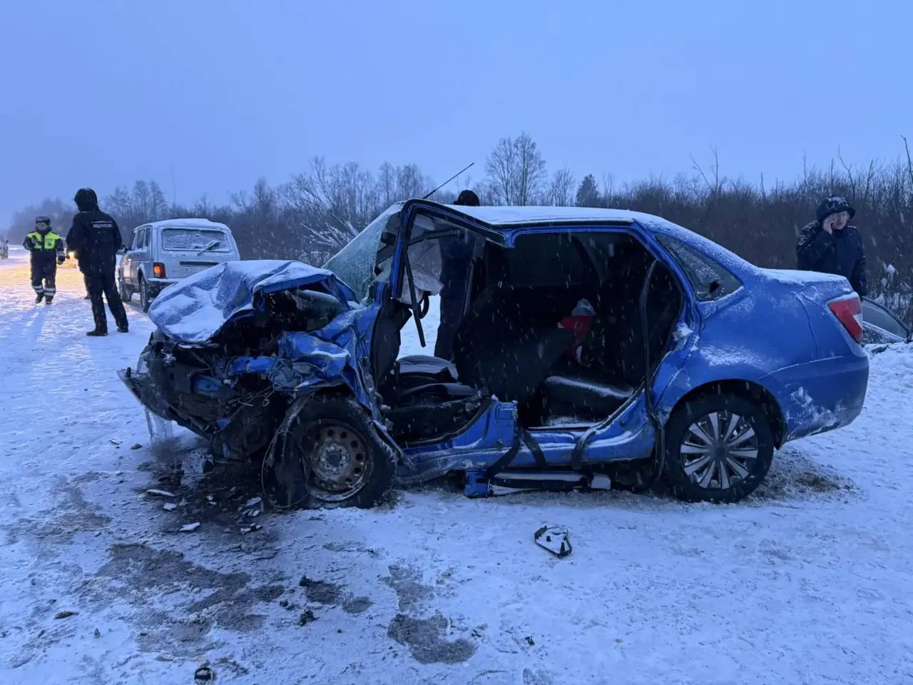 В Балезинском районе Удмуртии при столкновении автомобилей погибли два молодых человека В Балезинском районе Удмуртии при столкновении автомобилей погибли два молодых человека