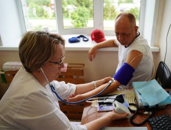 В 2025 году более 1,4 млн рублей получили медики Удмуртии за раннюю диагностику рака