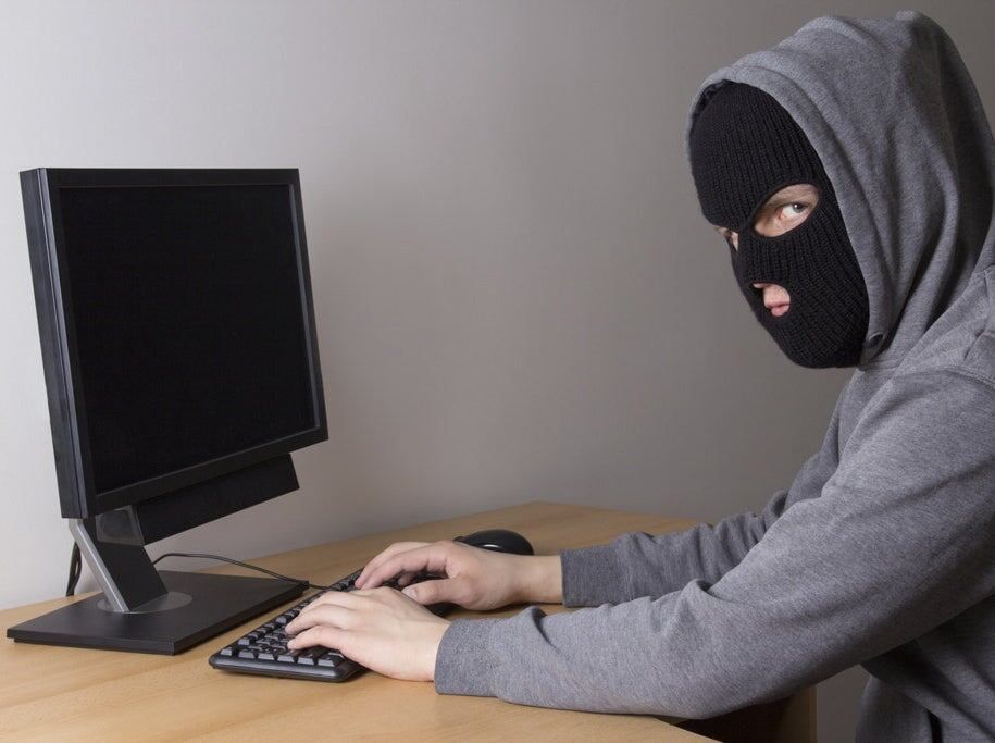 Как распознать взломанный аккаунт в переписке и избежать обмана