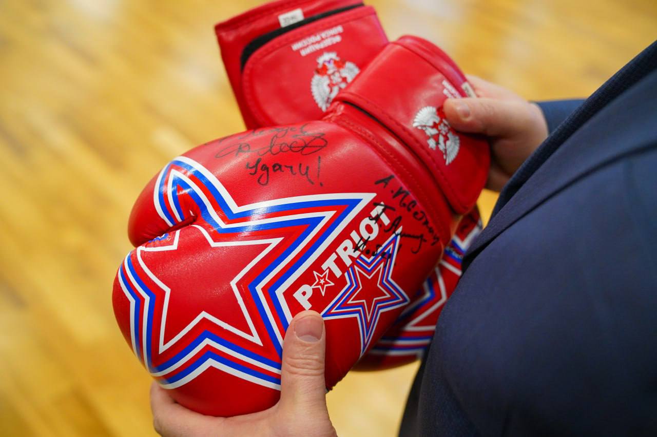 Посидеть за штурвалом настоящего самолета, получить в подарок книги, игровую приставку или спортивный инвентарь - всё возможно, если загадать желание Посидеть за штурвалом настоящего самолета, получить в подарок книги, игровую приставку или спортивный инвентарь - всё возможно, если загадать желание