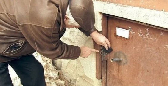 Кто отвечает за ключи от подвала: разъяснения Верховного суда