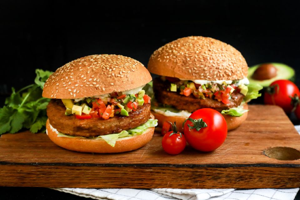 Вкусная находка: бургер «Канкун» вегетарианского счастья