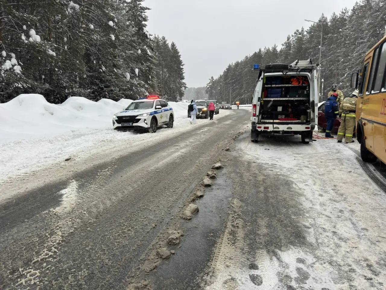 В ДТП со школьным автобусом в Якшур-Бодьинском районе погиб пассажир легкового автомобиля В ДТП со школьным автобусом в Якшур-Бодьинском районе погиб пассажир легкового автомобиля