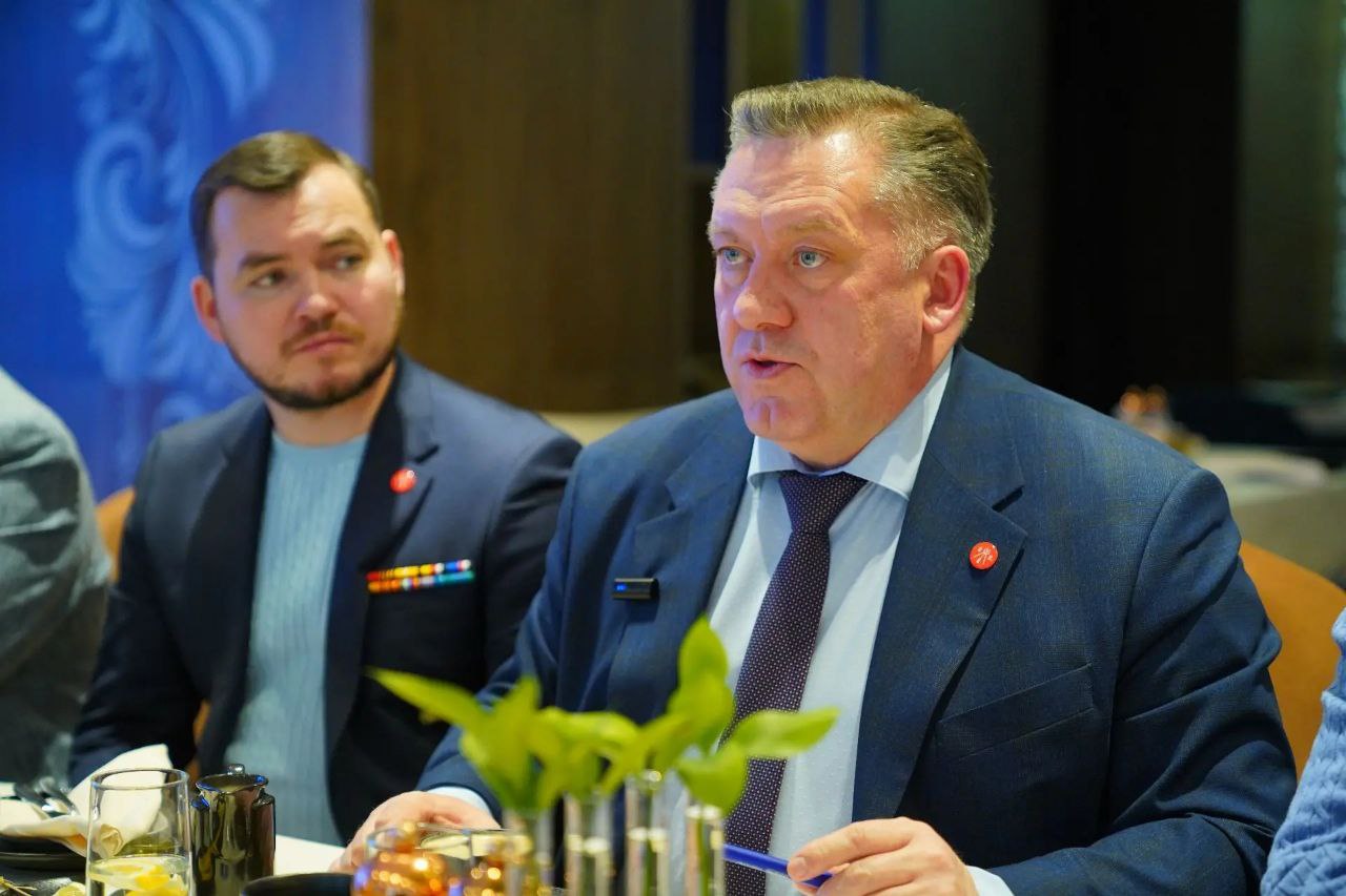 Глава Ижевска Дмитрий Чистяков встретился с резидентами Ассоциации «Деловая Удмуртия» Глава Ижевска Дмитрий Чистяков встретился с резидентами Ассоциации «Деловая Удмуртия»