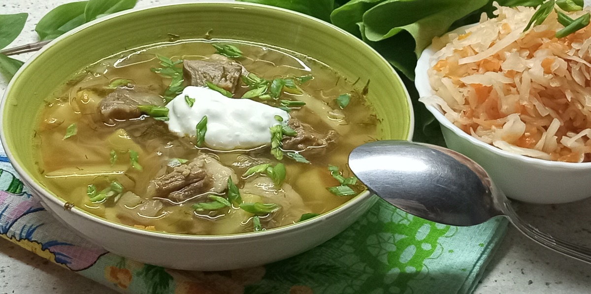 Сытные щи с квашеной капустой и бараниной на вашей кухне