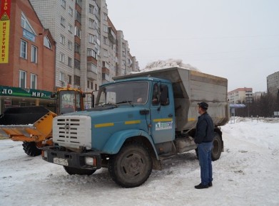 Как правильно платить за вывоз снега: разъяснения для жильцов