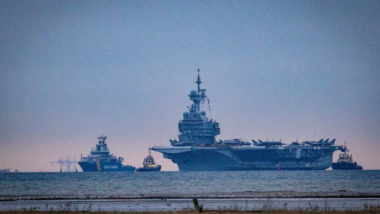 24 февраля в шведский порт Мальмё прибыл флагман французского флота атомный авианосец R91 Charles de Gaulle 24 февраля в шведский порт Мальмё прибыл флагман французского флота атомный авианосец R91 Charles de Gaulle