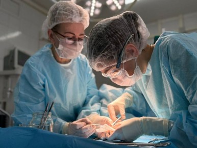 Хирурги 1 РКБ в Ижевске помогли пациенту, который лишился части носа в драке, сообщает пресс-служба Минздрава Удмуртии