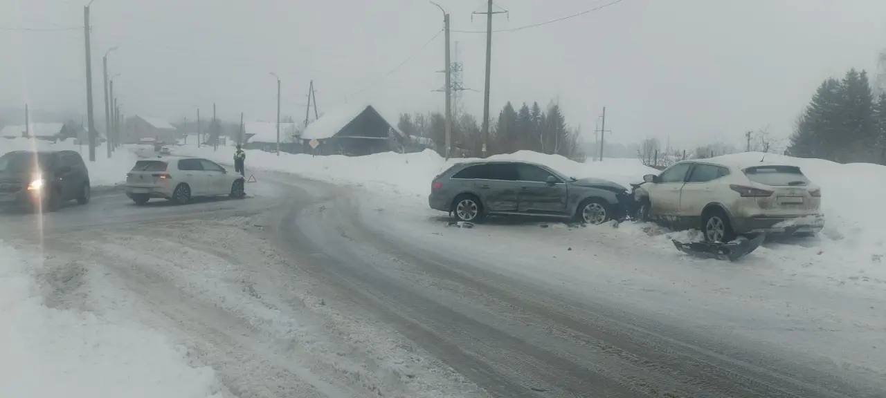 В дорожной аварии в с. Нылга травмированы два несовершеннолетних пассажира