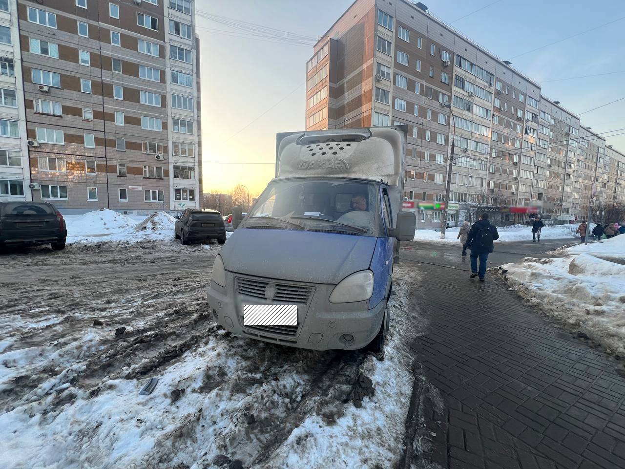 В ДТП в Ижевске пострадала женщина-пешеход В ДТП в Ижевске пострадала женщина-пешеход