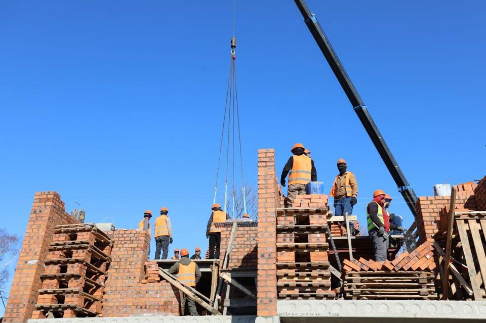 Народная программа «Единой России»: в регионах ремонтируют школы, обновляют центры культуры и открывают ФАПы