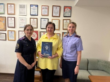 Женсовет следственного управления организовал для воспитанников подшефного детского учреждения экскурсию в Национальную библиотеку Удмуртской Республики