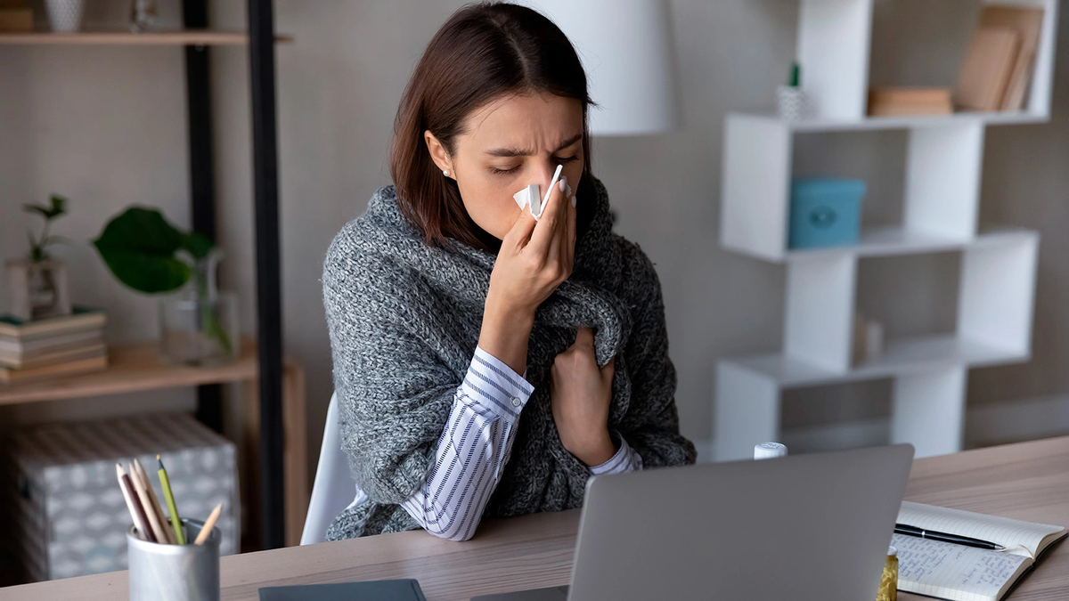 Как получить до 17 000 рублей после увольнения и болезни