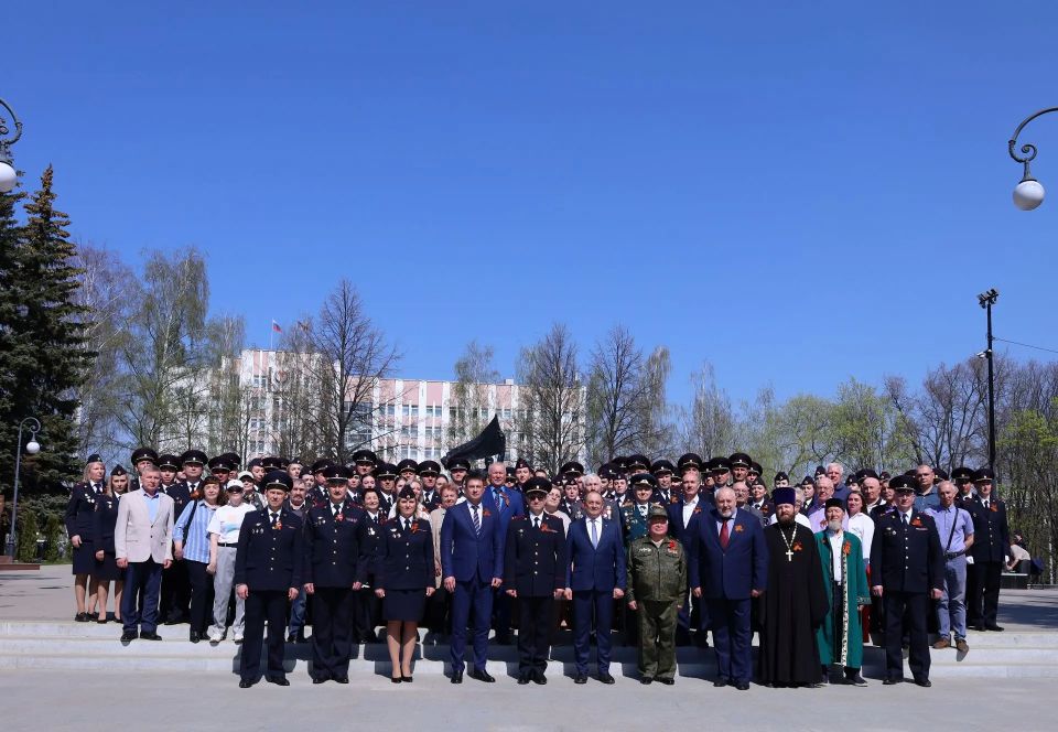 В Удмуртии молодые сотрудники органов внутренних дел приняли присягу в канун Дня Победы В Удмуртии молодые сотрудники органов внутренних дел приняли присягу в канун Дня Победы