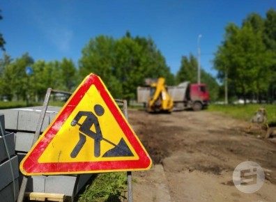 С начала строительного сезона 2026 года с региональных трасс Удмуртии исчезло более 140 дорожных знаков и указателей