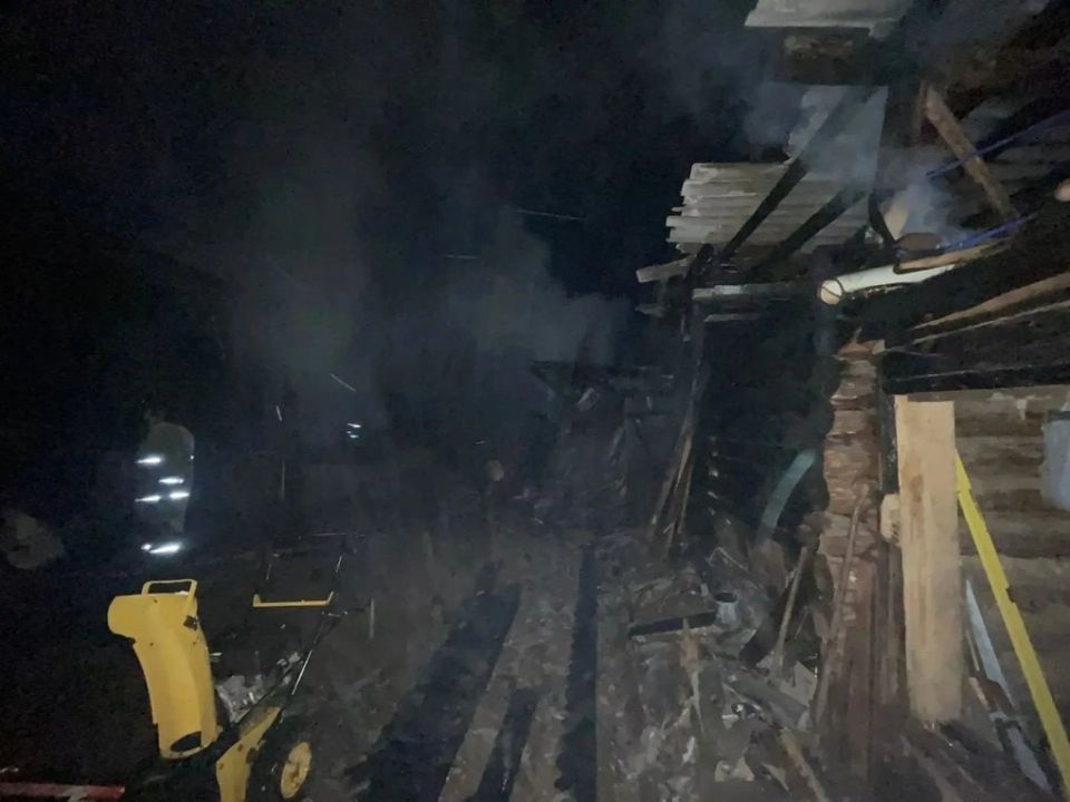 В деревне Унтем Игринского района Удмуртии в ночь на 18 мая произошёл пожар, который унёс жизни двух человек, сообщает Единая дежурно-диспетчерская служба Игринского района