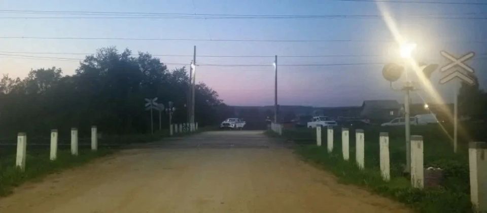 Мотоциклист попал под пассажирский поезд в Удмуртии