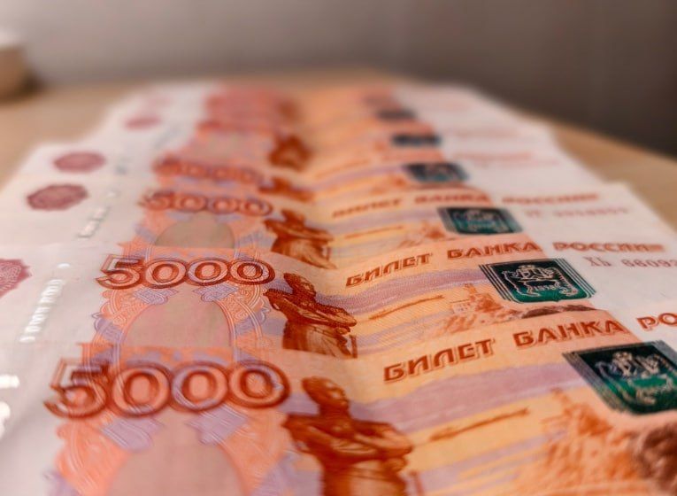 Двое студентов обманули жительницу Воткинска на 2,5 млн рублей, сообщили в пресс-службе МВД по Удмуртии