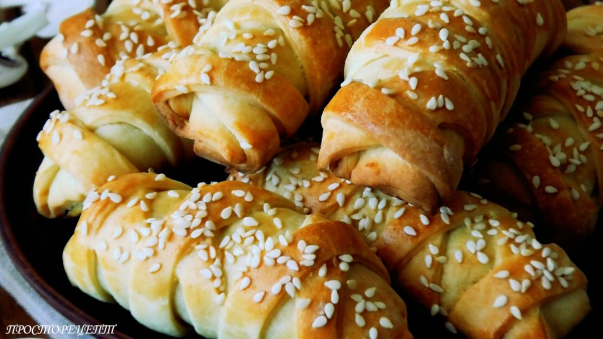 Легкие и нежные пирожки на кефире: простой рецепт с разнообразной начинкой