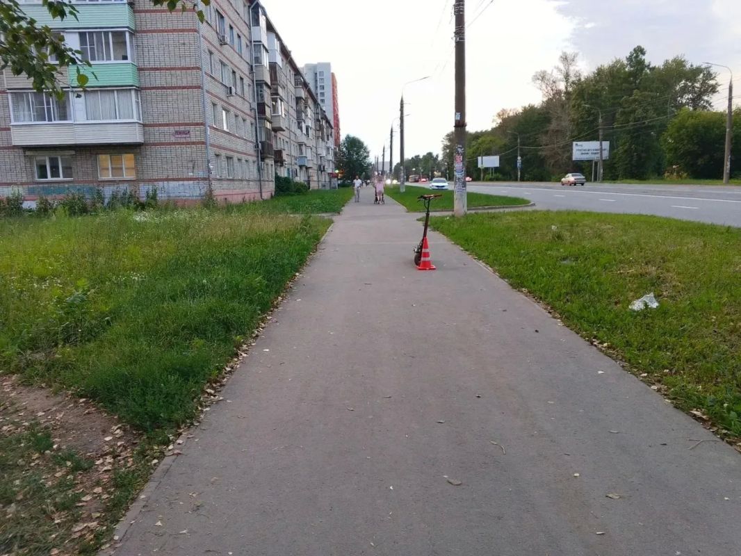 За день в Ижевске самокатчики сбили женщину и ребенка За день в Ижевске самокатчики сбили женщину и ребенка