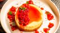 Нежный чизкейк с клубничным конфитюром: праздник для гурманов