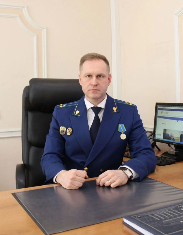 СОВМЕСТНЫЙ ПРИЕМ ГРАЖДАН. 22 июля 2026 года в режиме видеосвязи заместитель прокурора Удмуртской Республики Виталий Колесов совместно с первым заместителем руководителя СУ СК России по Удмуртской Республике Романом ...