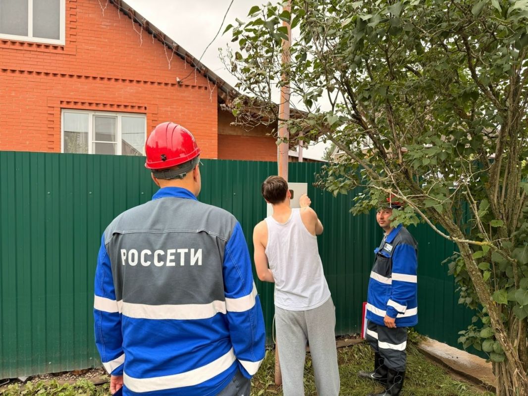 Подтопленные дома в Глазове начали подключать к свету и газу Подтопленные дома в Глазове начали подключать к свету и газу