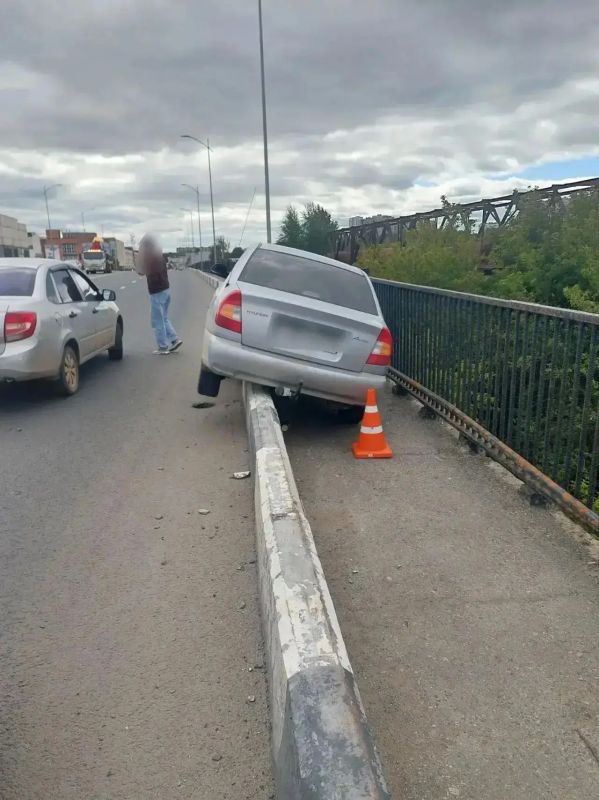 В Ижевске пьяный лихач сбил двух женщин на разных тротуарах В Ижевске пьяный лихач сбил двух женщин на разных тротуарах