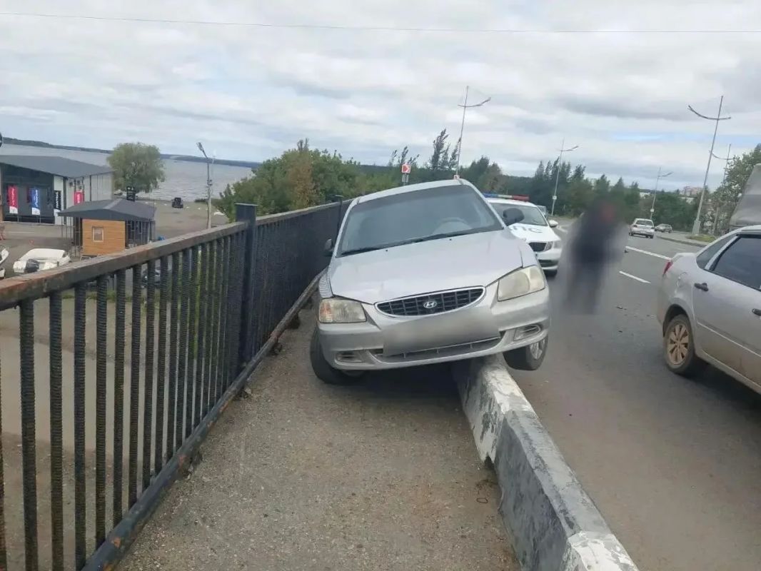 В Ижевске пьяный лихач сбил двух женщин на разных тротуарах В Ижевске пьяный лихач сбил двух женщин на разных тротуарах