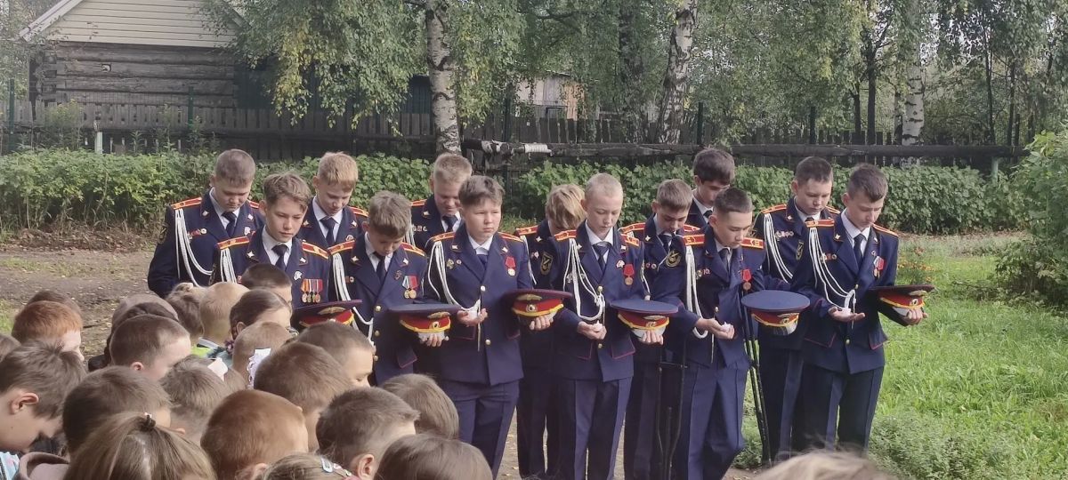 Офицеры следственного управления СК России по Удмуртской Республике приняли участие в памятных мероприятиях Офицеры следственного управления СК России по Удмуртской Республике приняли участие в памятных мероприятиях