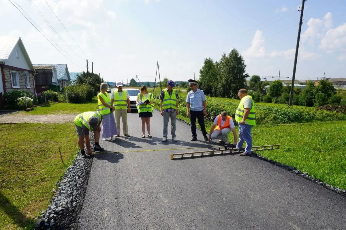 Общественники активно участвуют в приемке дорог, отремонтированных по нацпроекту «Инфраструктура для жизни» Общественники активно участвуют в приемке дорог, отремонтированных по нацпроекту «Инфраструктура для жизни»