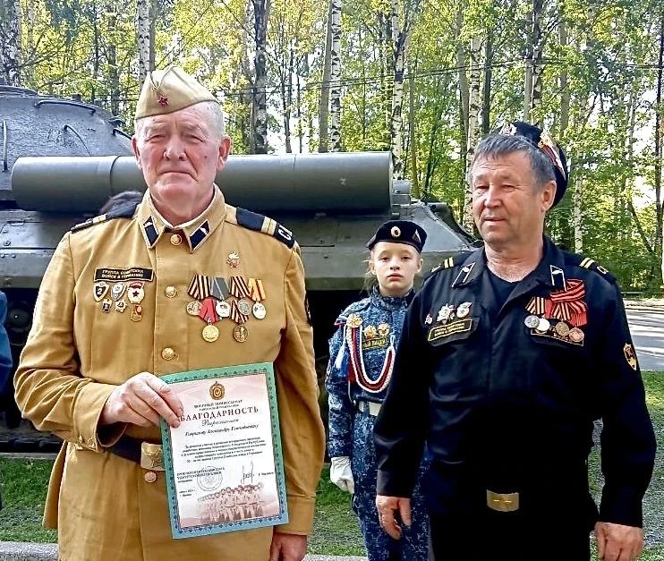 Броня крепка, и танки наши быстры! Броня крепка, и танки наши быстры!