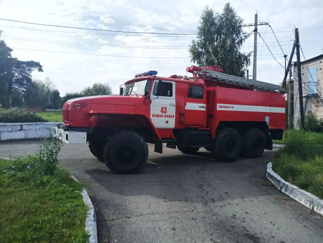 В Якшур-Бодьинском районе прошли пожарно-тактические учения В Якшур-Бодьинском районе прошли пожарно-тактические учения