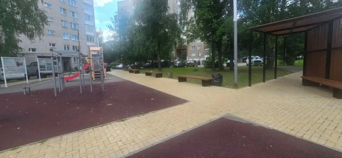 К новым прогулкам готов. В Октябрьском районе завершился текущий ремонт сквера имени Тарасова: обновили покрытие малых архитектурных форм, отремонтировали скамейки, установили 13 новых урн, укрепили спортивный городок... К новым прогулкам готов. В Октябрьском районе завершился текущий ремонт сквера имени Тарасова: обновили покрытие малых архитектурных форм, отремонтировали скамейки, установили 13 новых урн, укрепили спортивный городок...