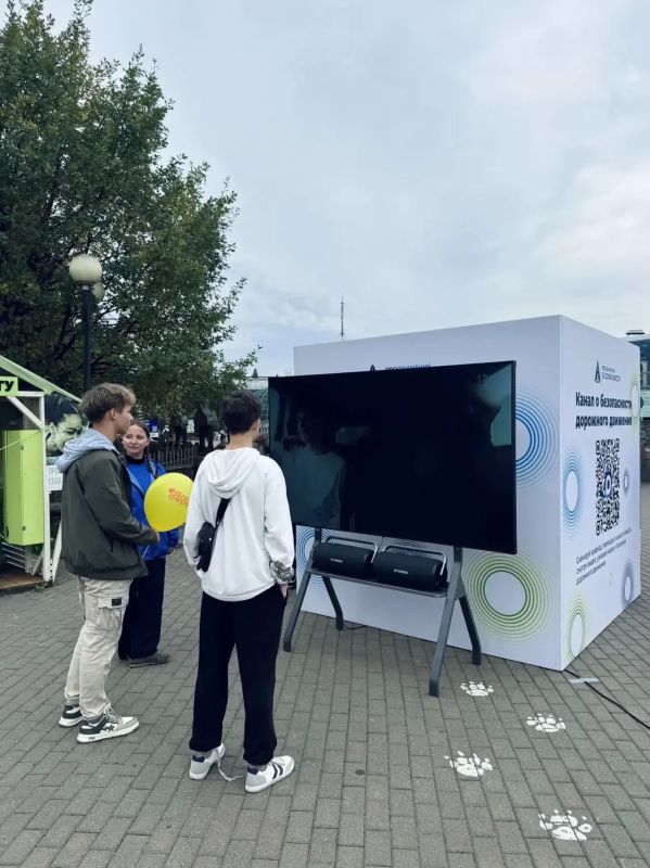 В Удмуртском зоопарке в рамках празднования дня рождения зоопарка состоялась работа интерактивного стенда социальной кампании «Продвижение безопасности», созданного при поддержке Госавтоинспекции МВД России В Удмуртском зоопарке в рамках празднования дня рождения зоопарка состоялась работа интерактивного стенда социальной кампании «Продвижение безопасности», созданного при поддержке Госавтоинспекции МВД России