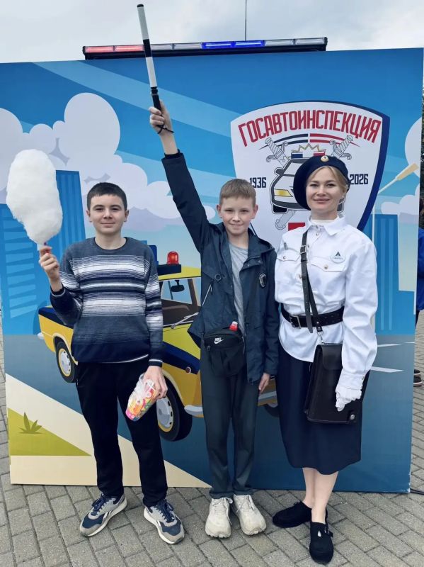 В Удмуртском зоопарке в рамках празднования дня рождения зоопарка состоялась работа интерактивного стенда социальной кампании «Продвижение безопасности», созданного при поддержке Госавтоинспекции МВД России В Удмуртском зоопарке в рамках празднования дня рождения зоопарка состоялась работа интерактивного стенда социальной кампании «Продвижение безопасности», созданного при поддержке Госавтоинспекции МВД России