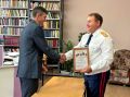 В Удмуртской Республике руководитель следственного управления вручил благодарность местному жителю за спасение девочки от нападения безнадзорной собаки