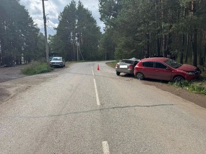 Четыре человека пострадали в дорожной аварии в г. Можге Четыре человека пострадали в дорожной аварии в г. Можге