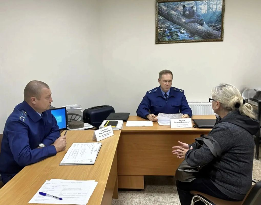 ЗАМЕСТИТЕЛЬ ПРОКУРОРА УДМУРТСКОЙ РЕСПУБЛИКИ ВИТАЛИЙ КОЛЕСОВ ПРОВЕЛ ПРИЕМ УЧАСТНИКОВ СПЕЦИАЛЬНОЙ ВОЕННОЙ ОПЕРАЦИИ И ЧЛЕНОВ ИХ СЕМЕЙ В ЦЕНТРЕ ПРОТЕЗИРОВАНИЯ И ОРТОПЕДИИ «ЭТАЛОН» ЗАМЕСТИТЕЛЬ ПРОКУРОРА УДМУРТСКОЙ РЕСПУБЛИКИ ВИТАЛИЙ КОЛЕСОВ ПРОВЕЛ ПРИЕМ УЧАСТНИКОВ СПЕЦИАЛЬНОЙ ВОЕННОЙ ОПЕРАЦИИ И ЧЛЕНОВ ИХ СЕМЕЙ В ЦЕНТРЕ ПРОТЕЗИРОВАНИЯ И ОРТОПЕДИИ «ЭТАЛОН»